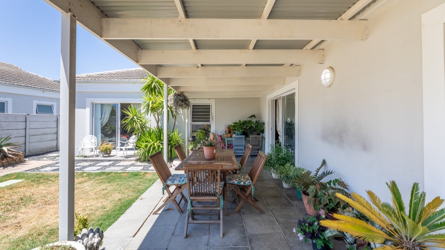 3 Bedroom Property for Sale in Sunningdale Western Cape